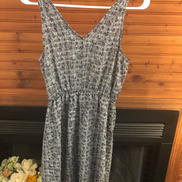 Cute Black & White Dress - Picture 3 of 4